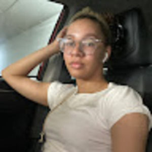 Meet your Posher, Larita